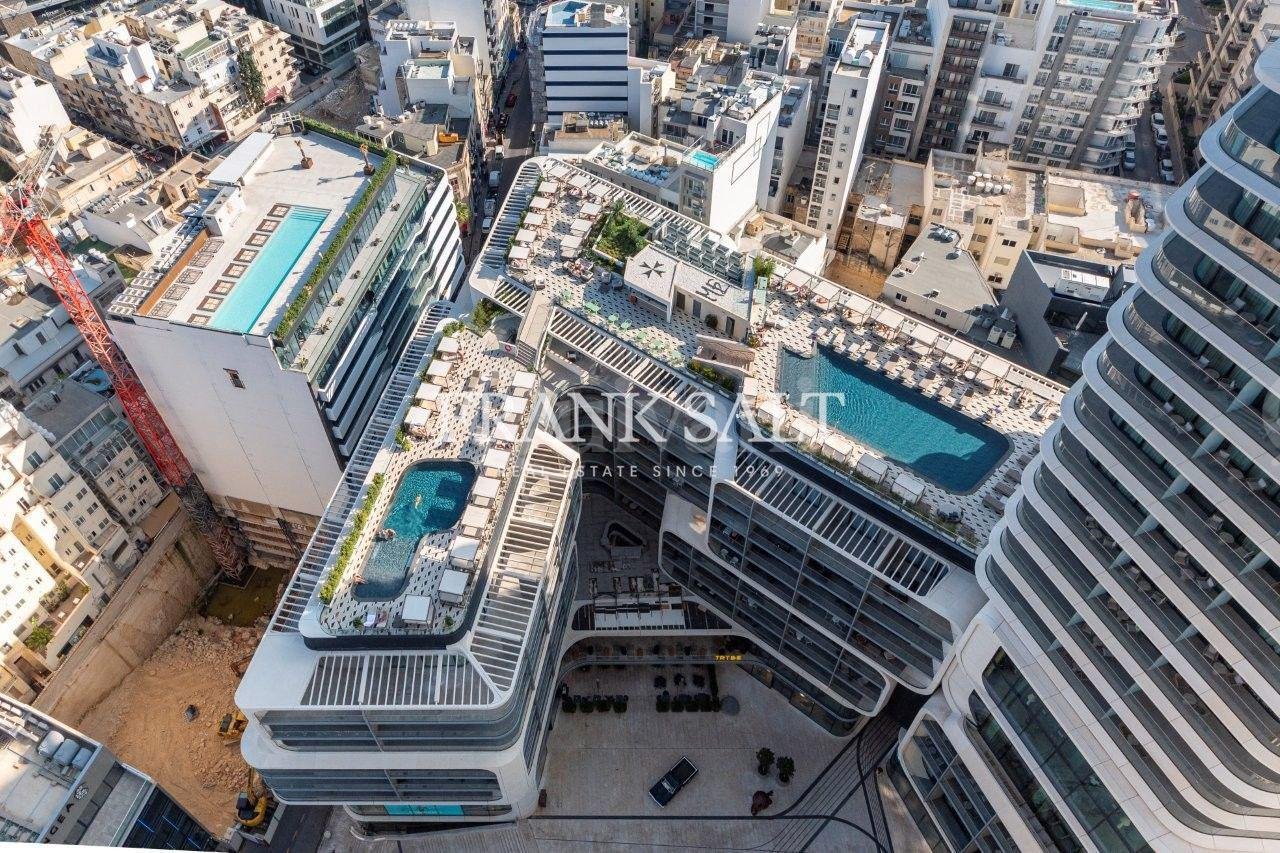 Mercury Towers, Apartment