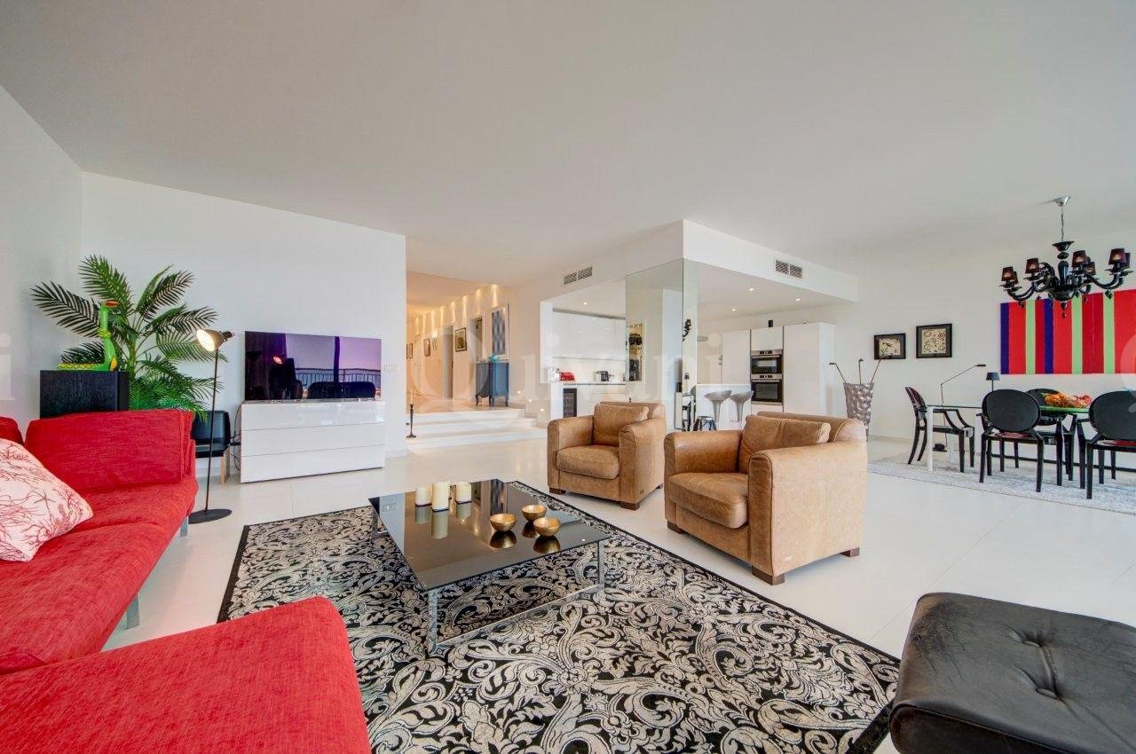 Exclusive Seafront Residence in Portomaso SDA