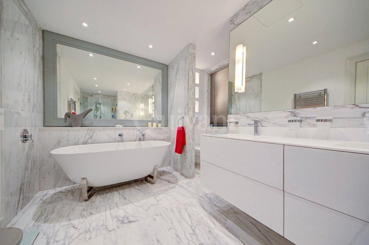 Exclusive Seafront Residence in Portomaso SDA