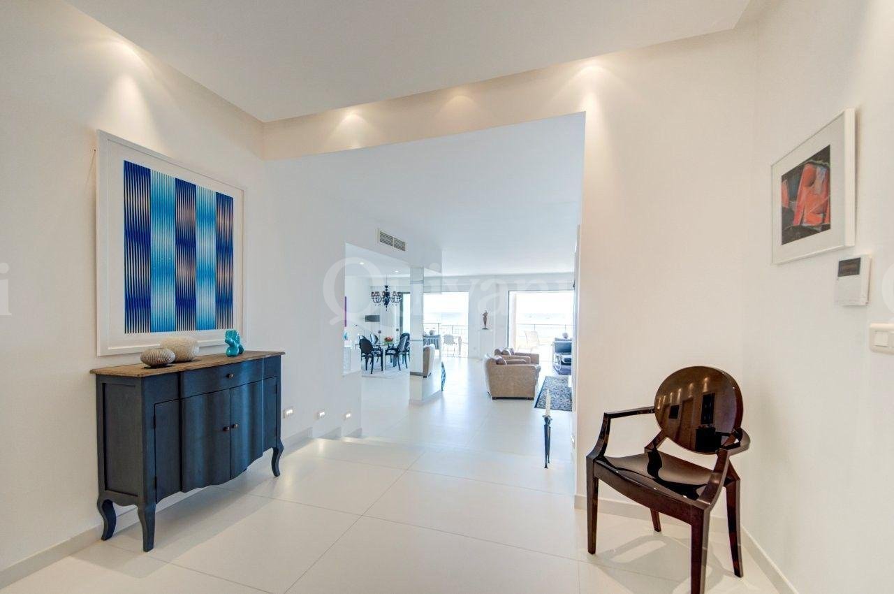 Exclusive Seafront Residence in Portomaso SDA