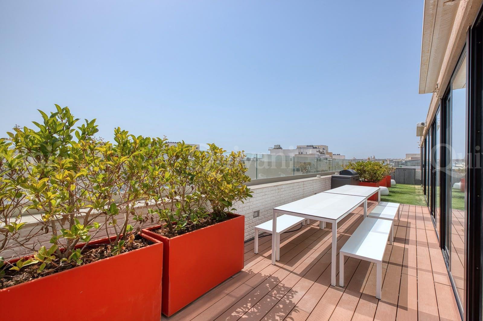 Gzira, Office