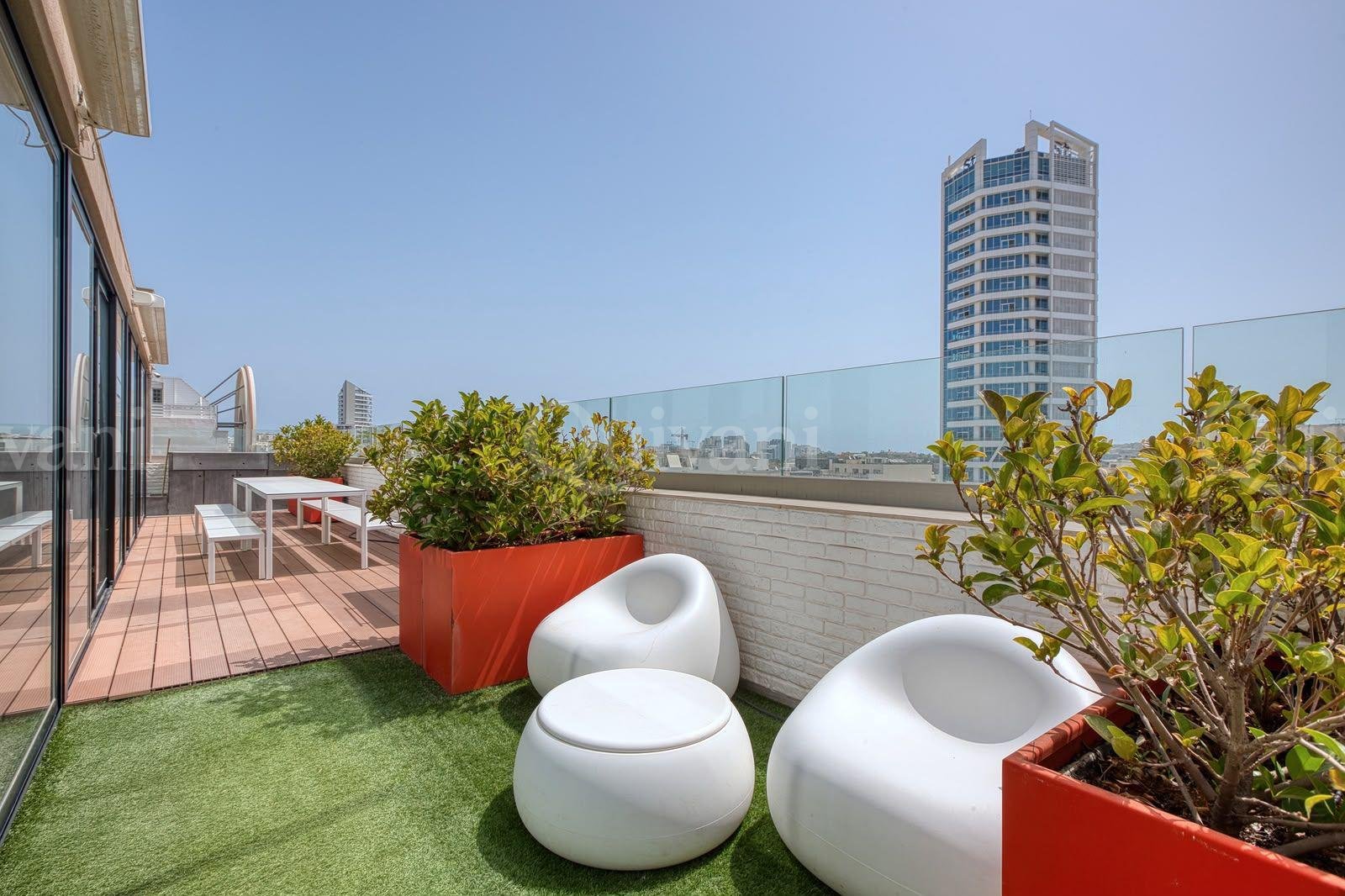 Gzira, Office