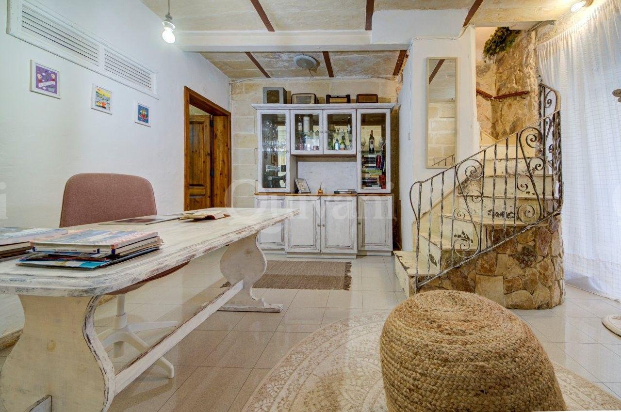 Floriana UCA Furnished Duplex Maisonette