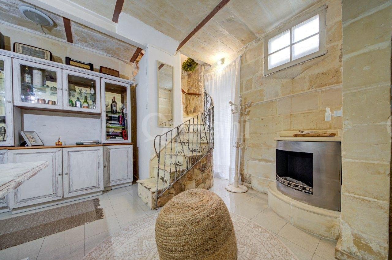 Floriana UCA Furnished Duplex Maisonette