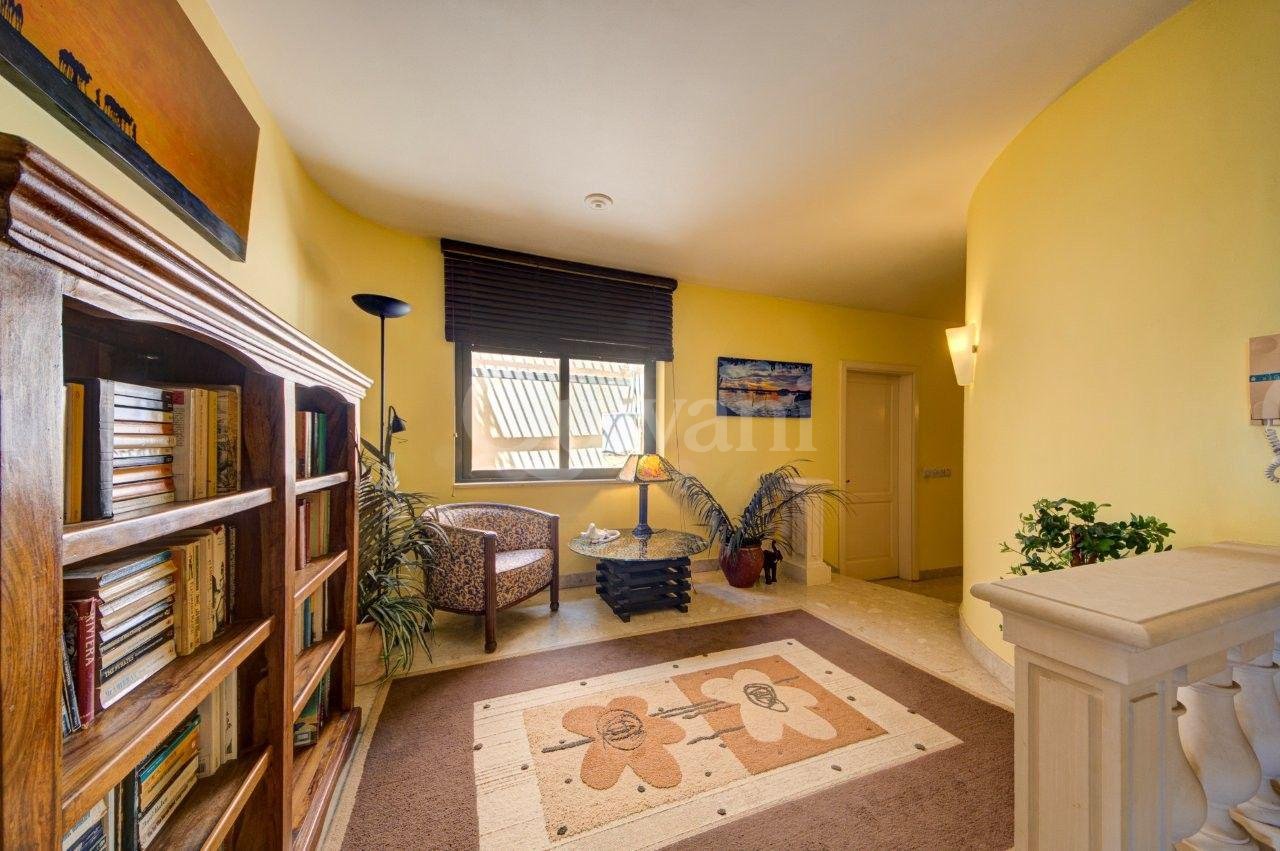 St Julians, Furnished, Penthouse