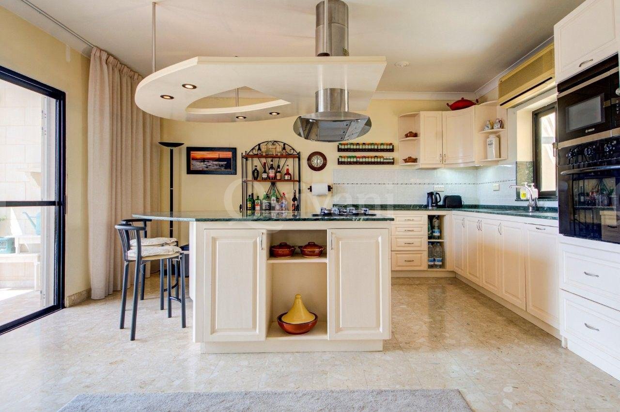 St Julians, Furnished, Penthouse