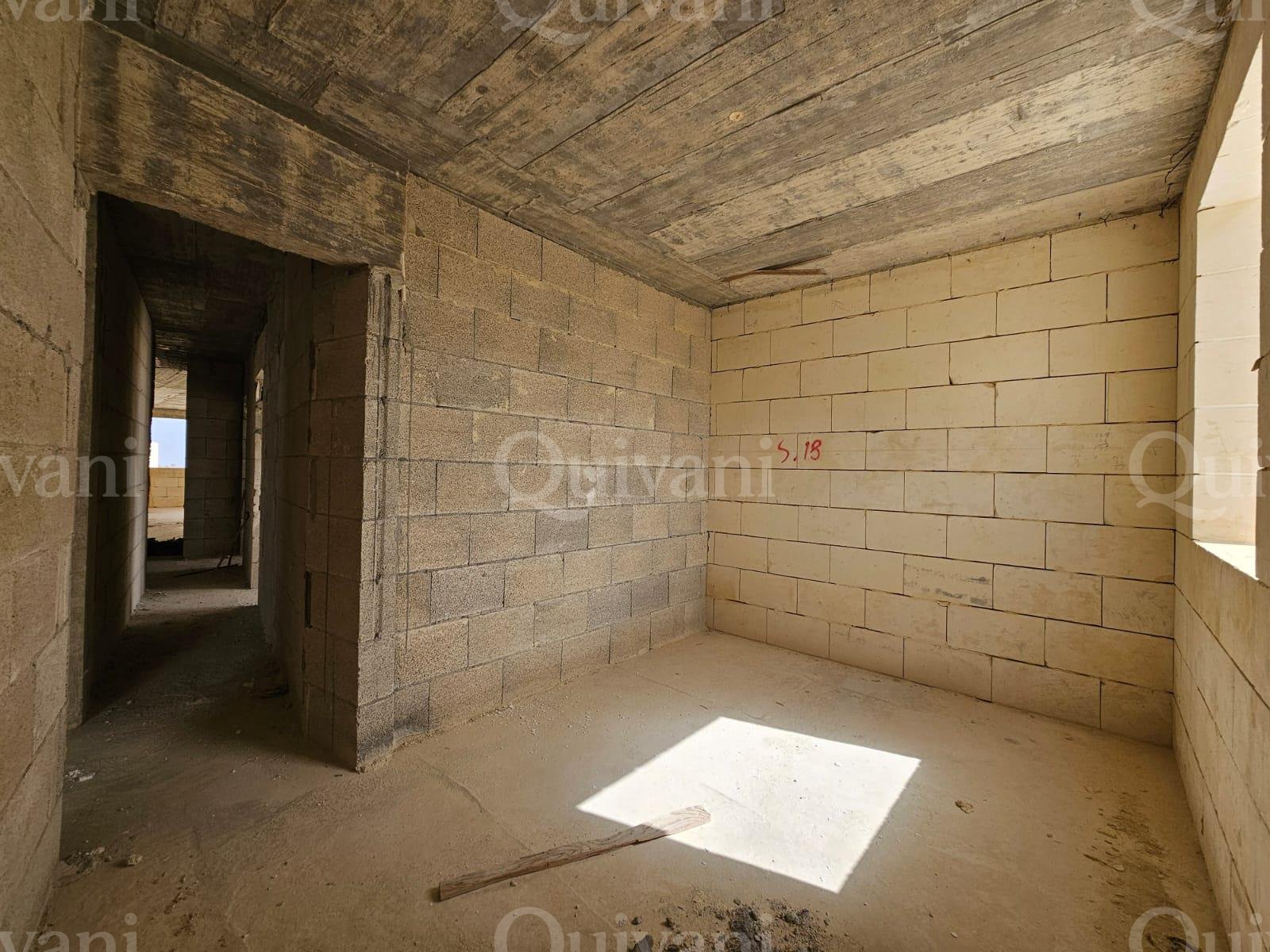 Qala, Penthouse