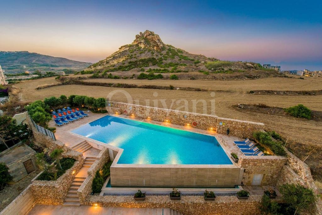 Marsalforn, Furnished Apartment