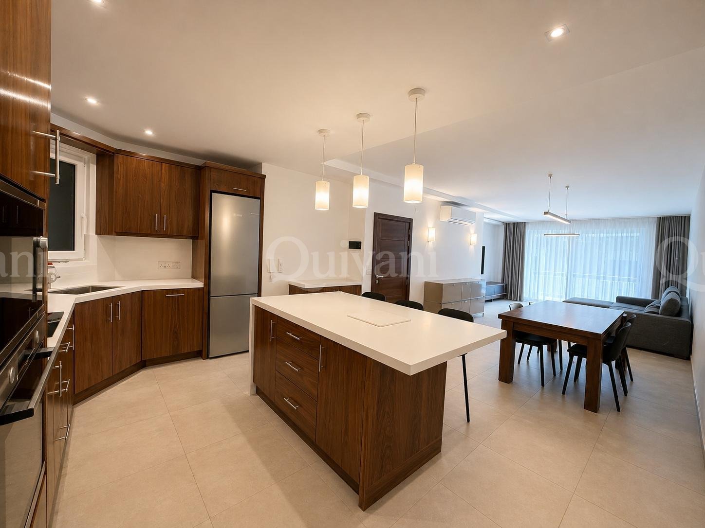 Victoria, Fully Furnished Apartment