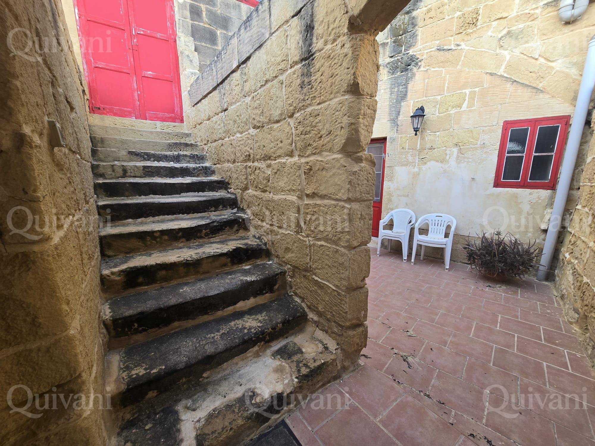 San Lawrenz, Furnished Farmhouse