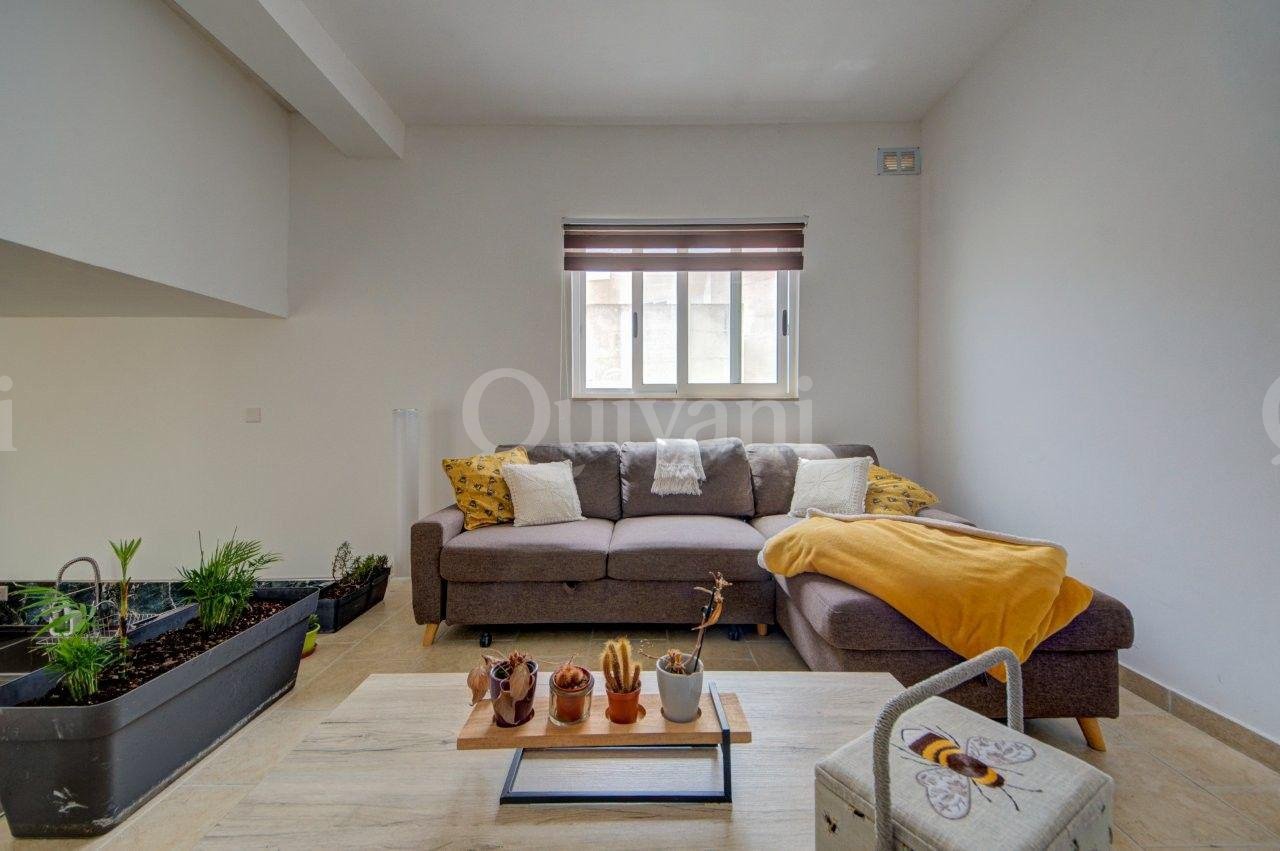 Sannat, Fully furnished Penthouse