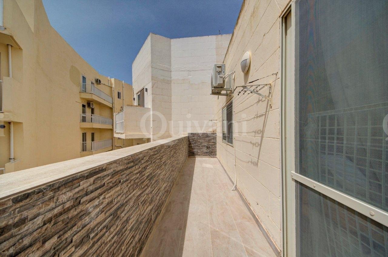 Sannat, Fully furnished Penthouse