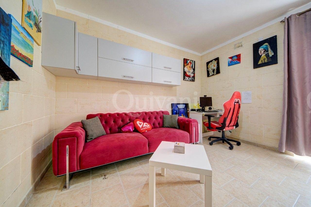 Sannat, Fully furnished Penthouse