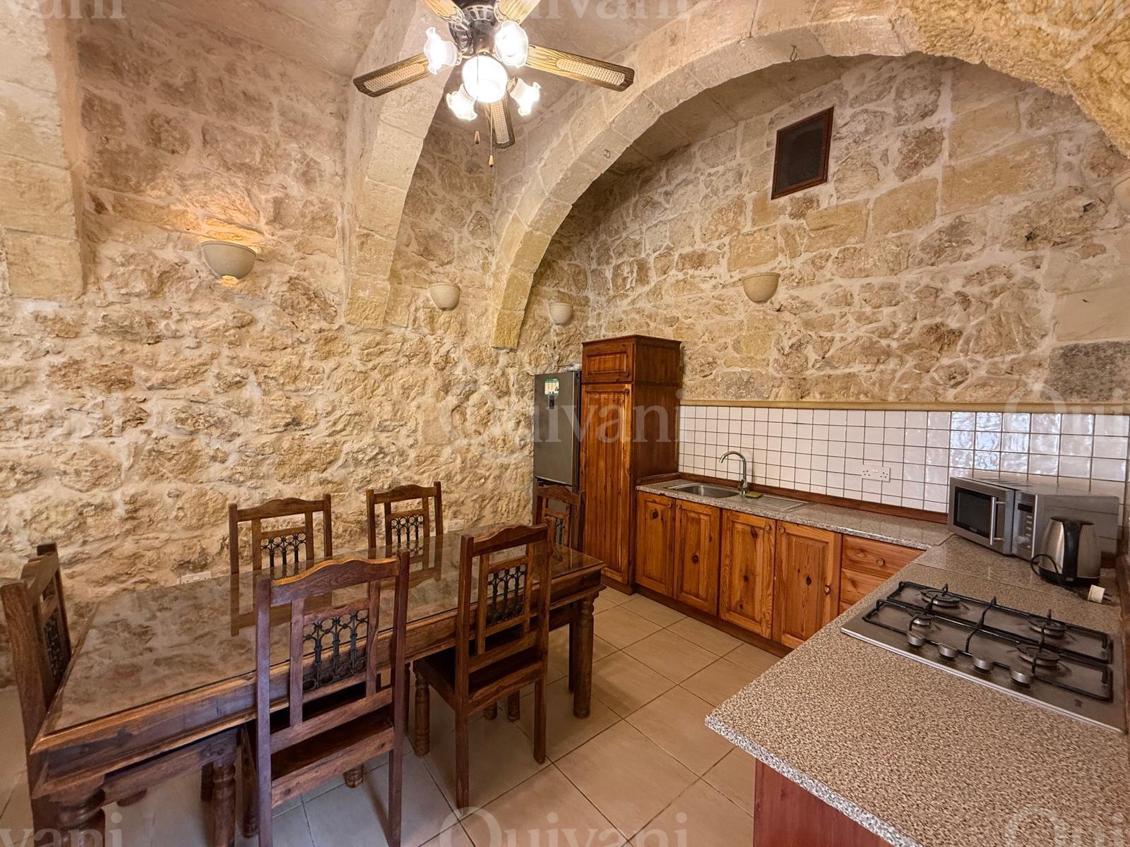 Xewkija, Furnished Farmhouse