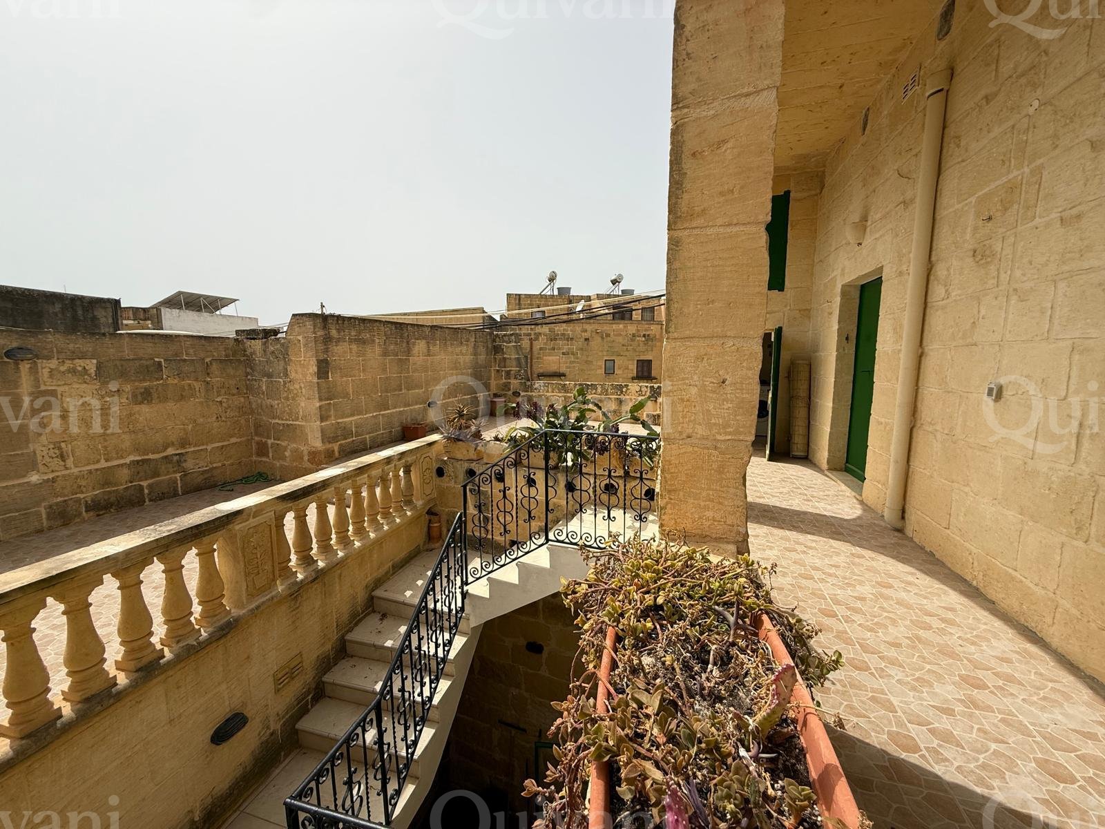 Xewkija, Furnished Farmhouse