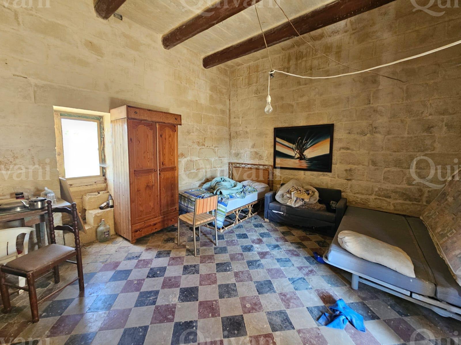 Munxar, Semi- Converted Grand Maltese Farmhouse