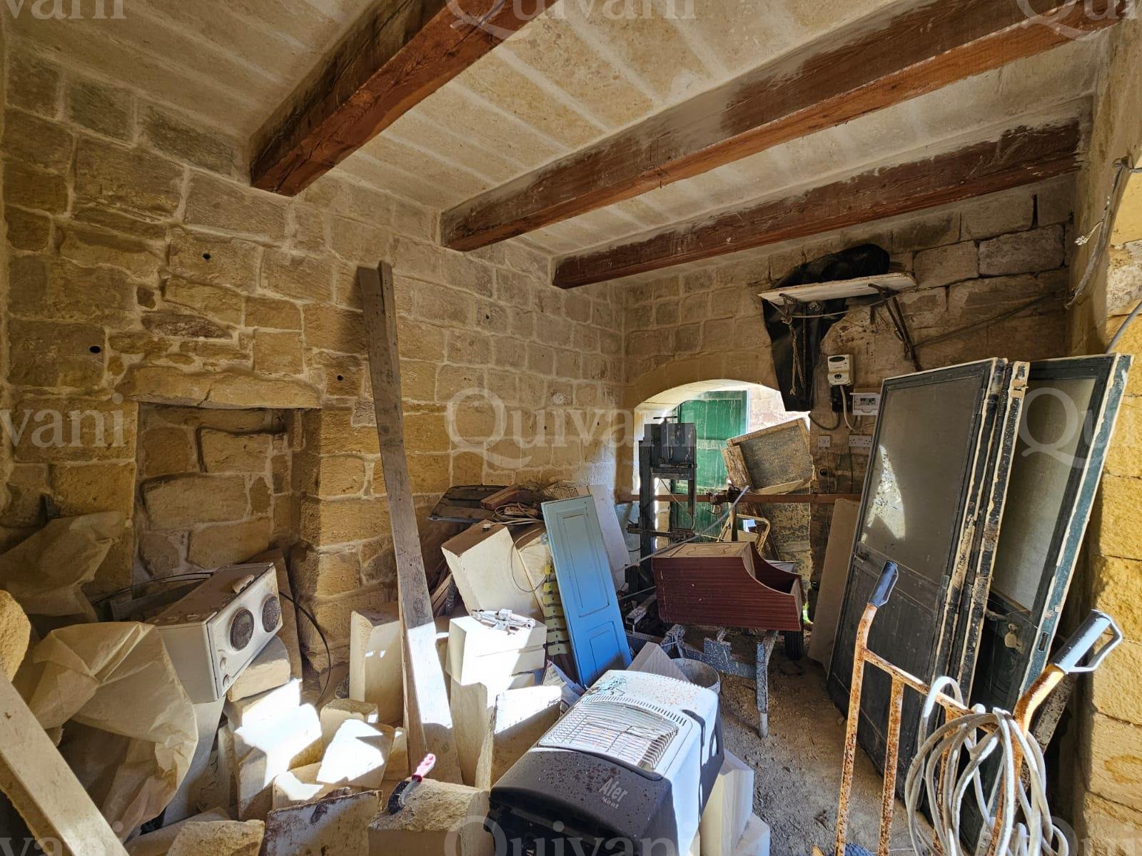 Munxar, Semi- Converted Grand Maltese Farmhouse