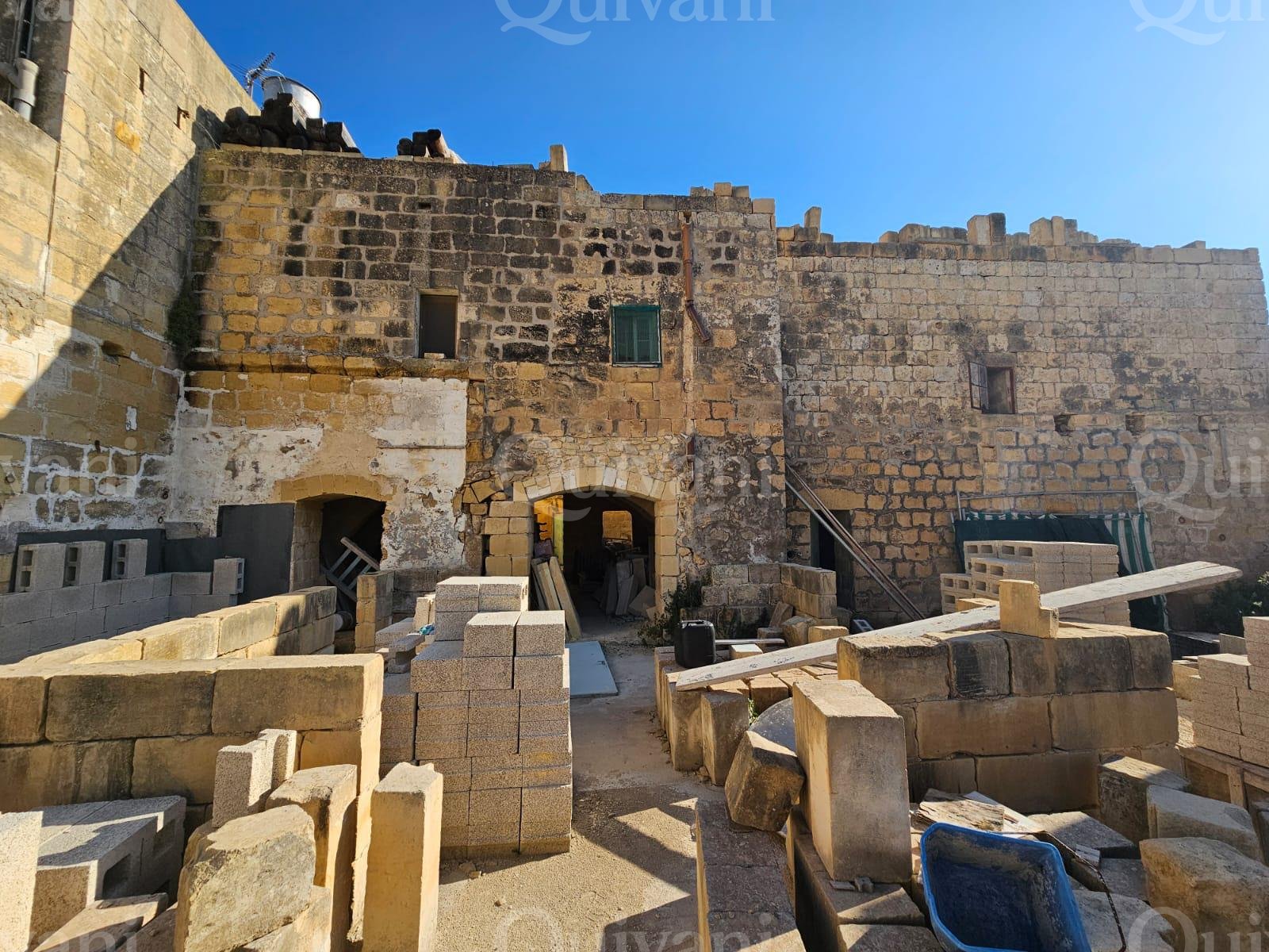 Munxar, Semi- Converted Grand Maltese Farmhouse