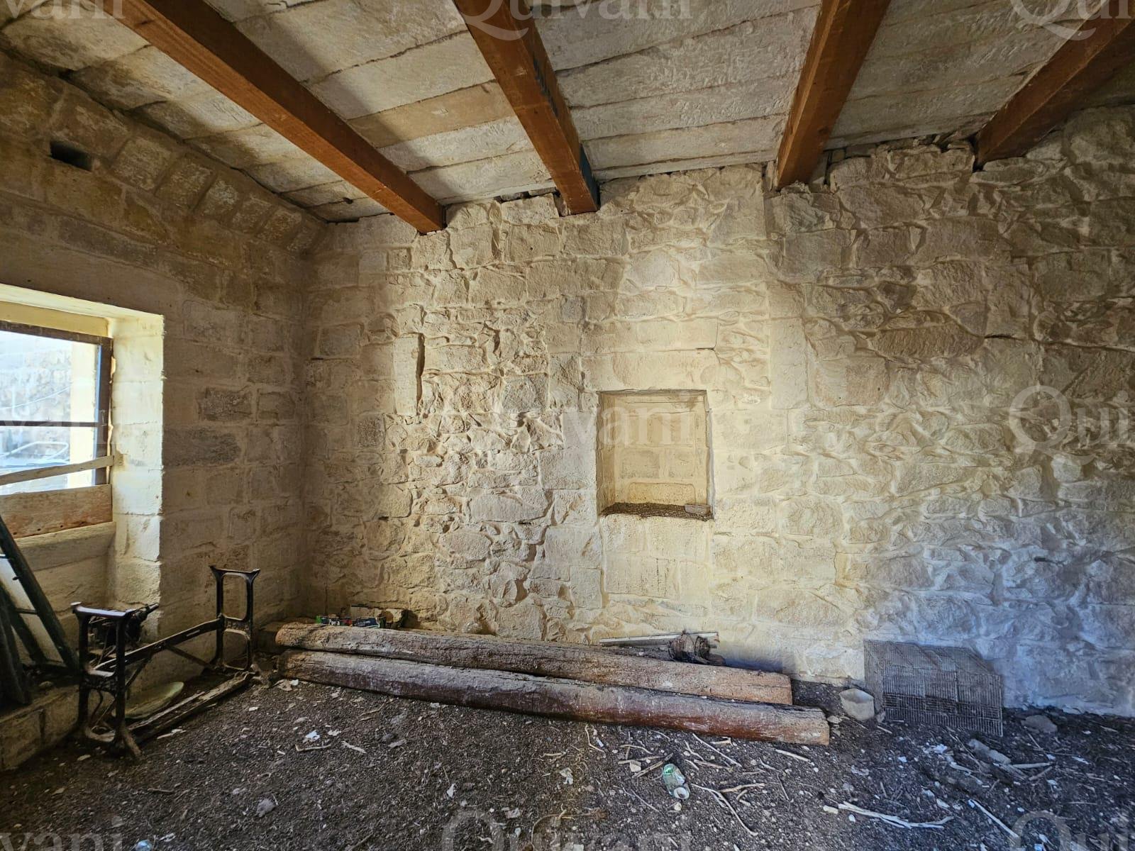 Munxar, Semi- Converted Grand Maltese Farmhouse