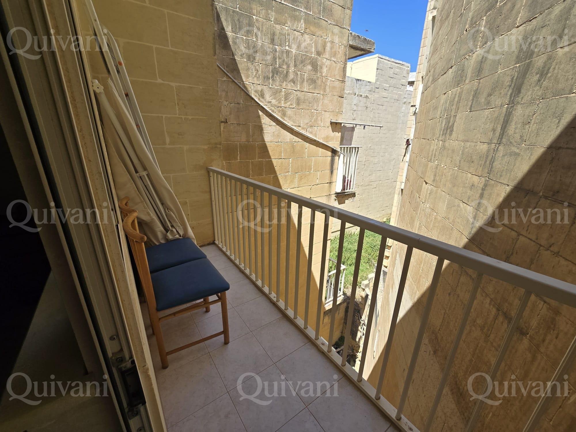 Marsalforn, Furnished Apartment