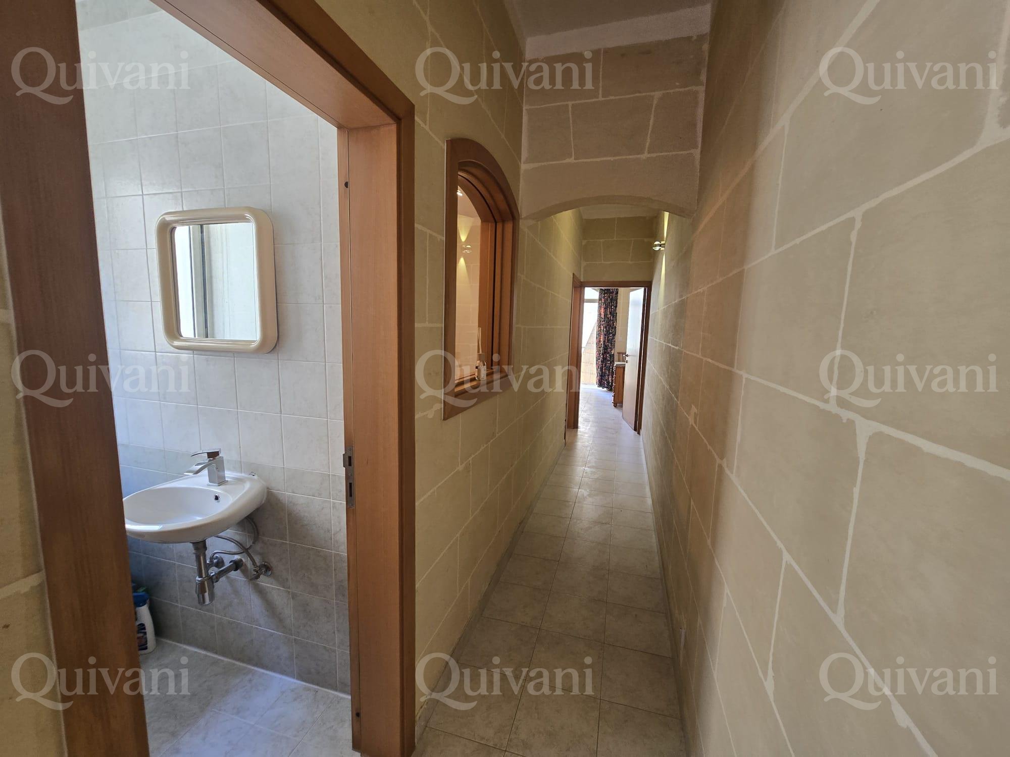 Marsalforn, Furnished Apartment
