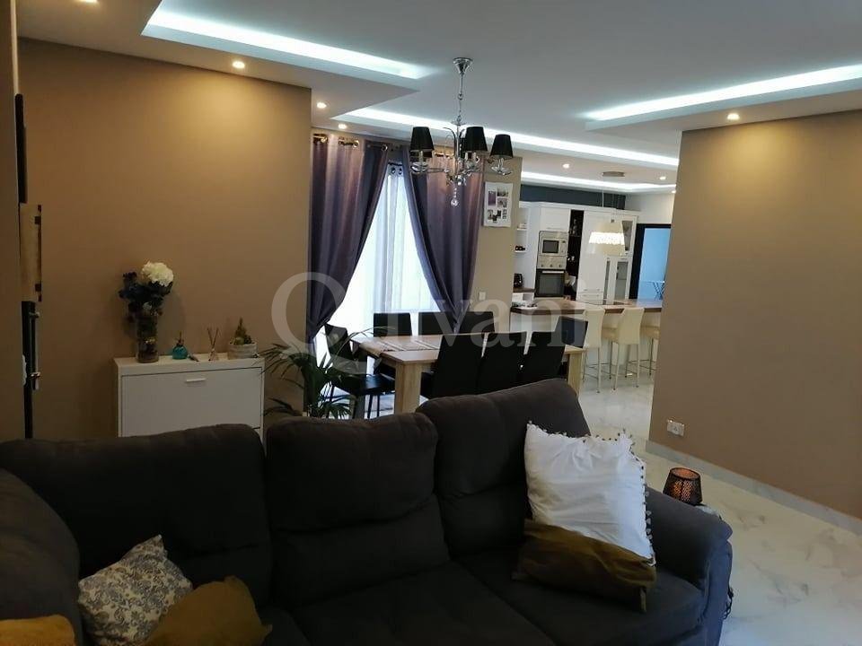 Victoria, Furnished Apartment
