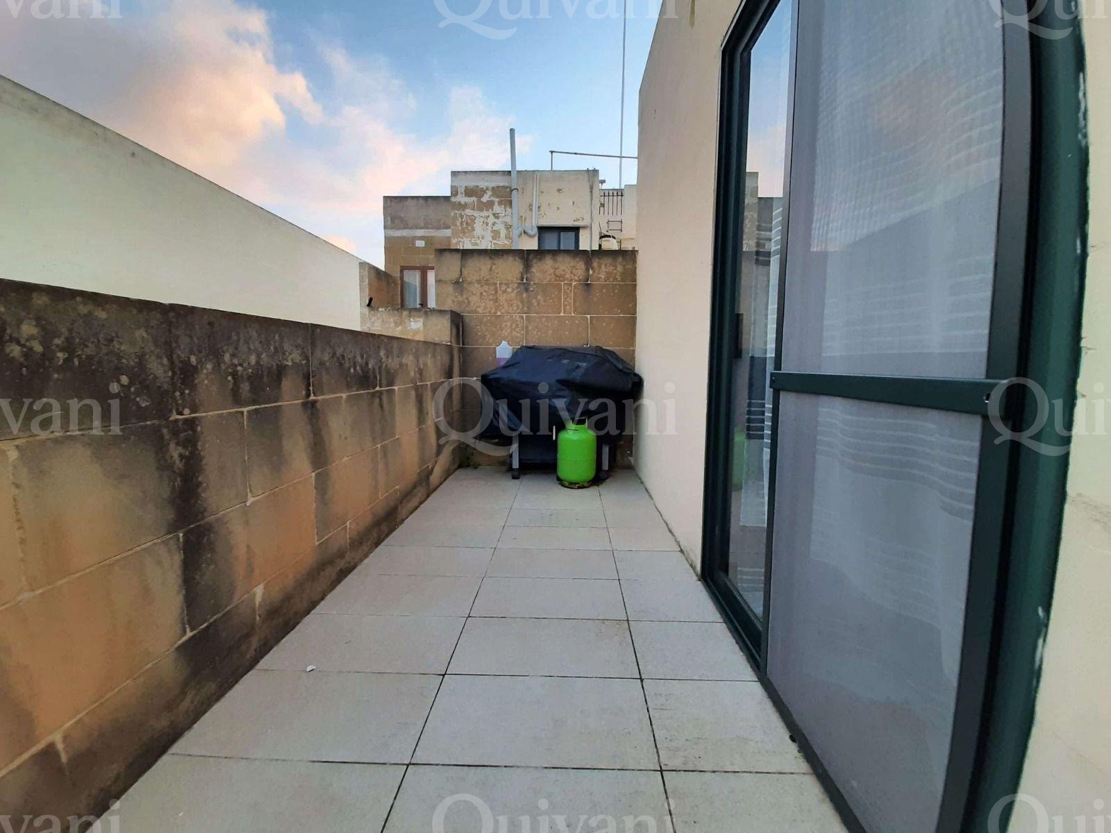 Victoria, Furnished Apartment