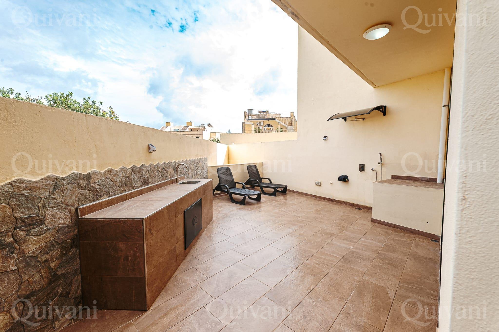 Ghajnsielem, Furnished Maisonette
