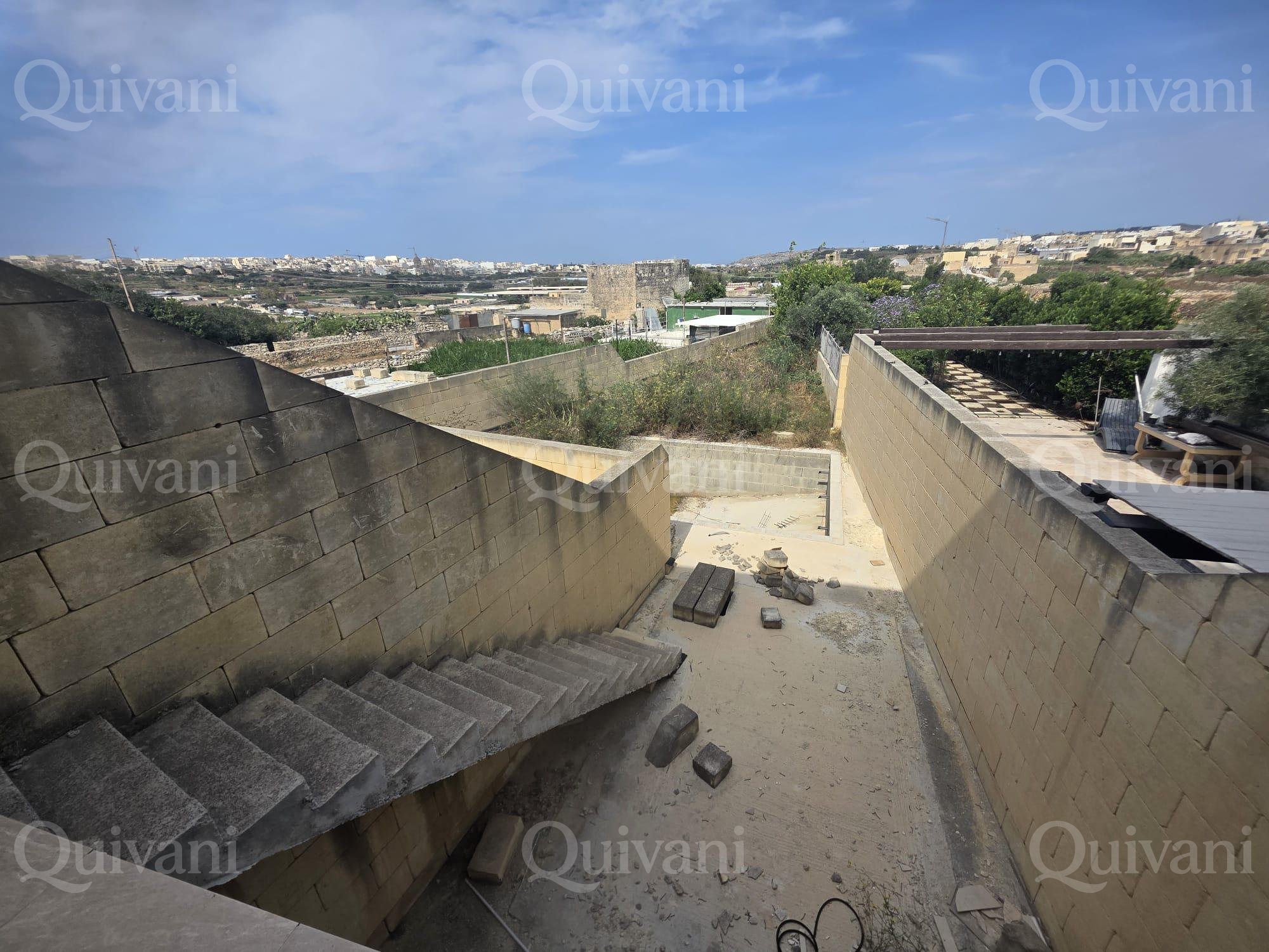 Xewkija, Semi- Finished Terraced House