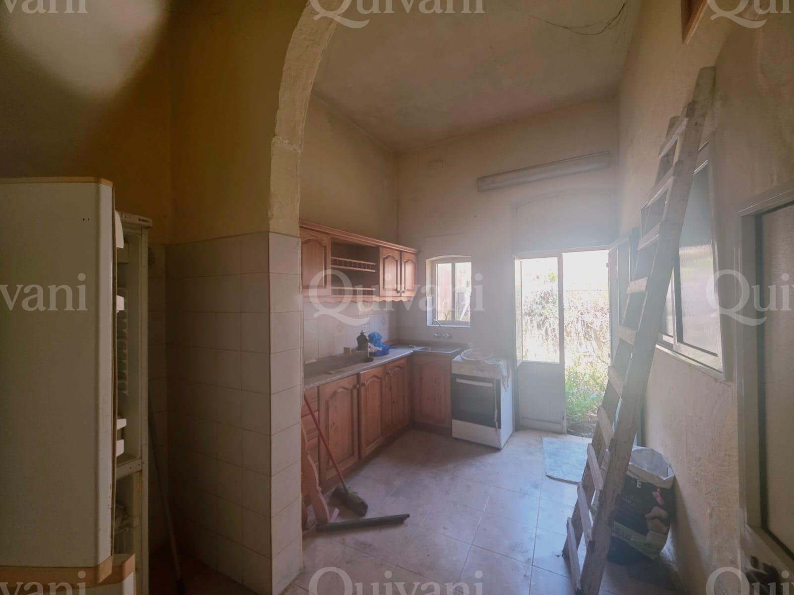 Exclusive, Victoria, UCA, Unconverted Townhouse with Garden