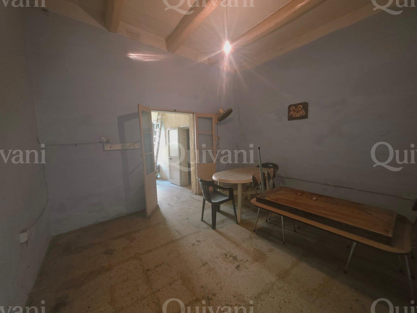 Exclusive, Victoria, UCA, Unconverted Townhouse with Garden