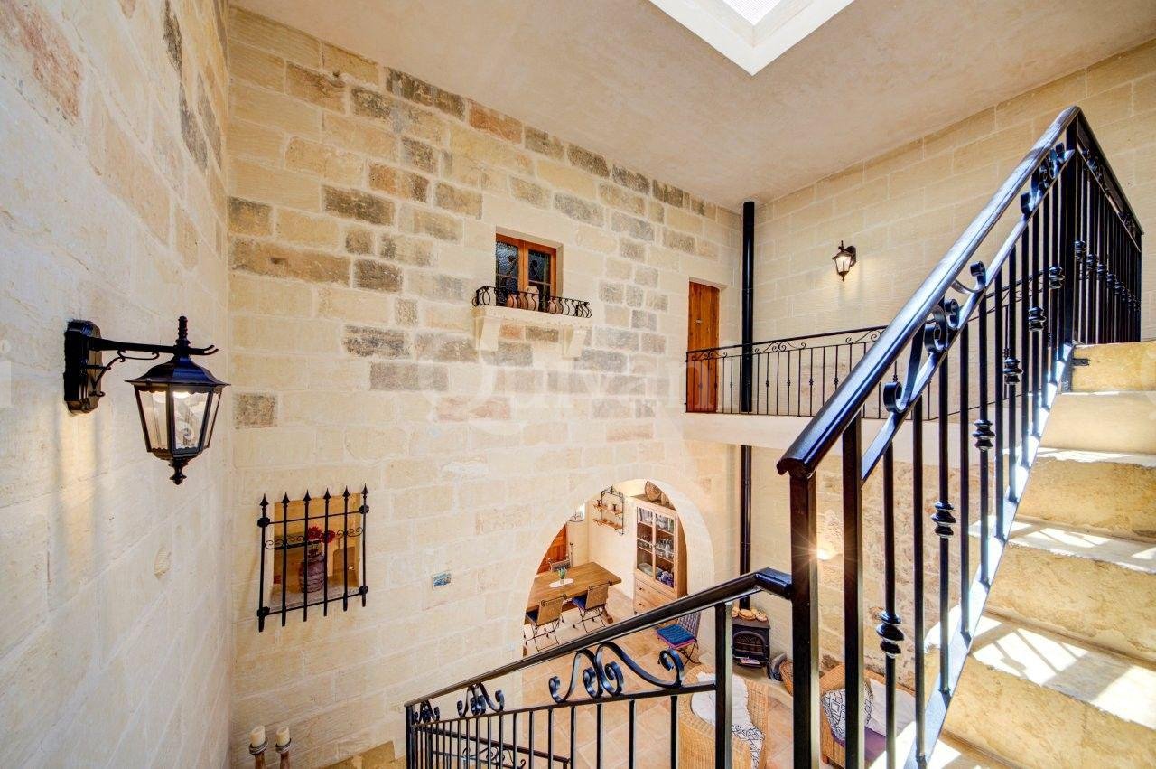 Xaghra, Furnished House of Character