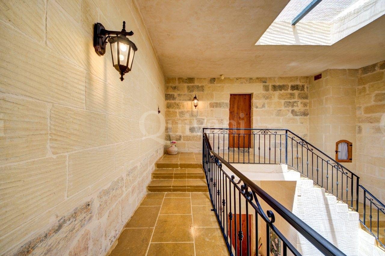 Xaghra, Furnished House of Character