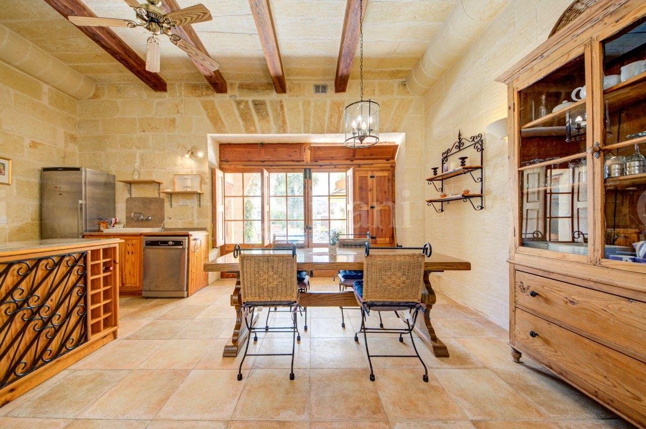 Xaghra, Furnished House of Character