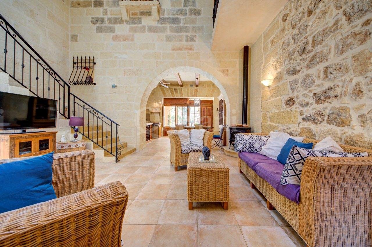 Xaghra, Furnished House of Character