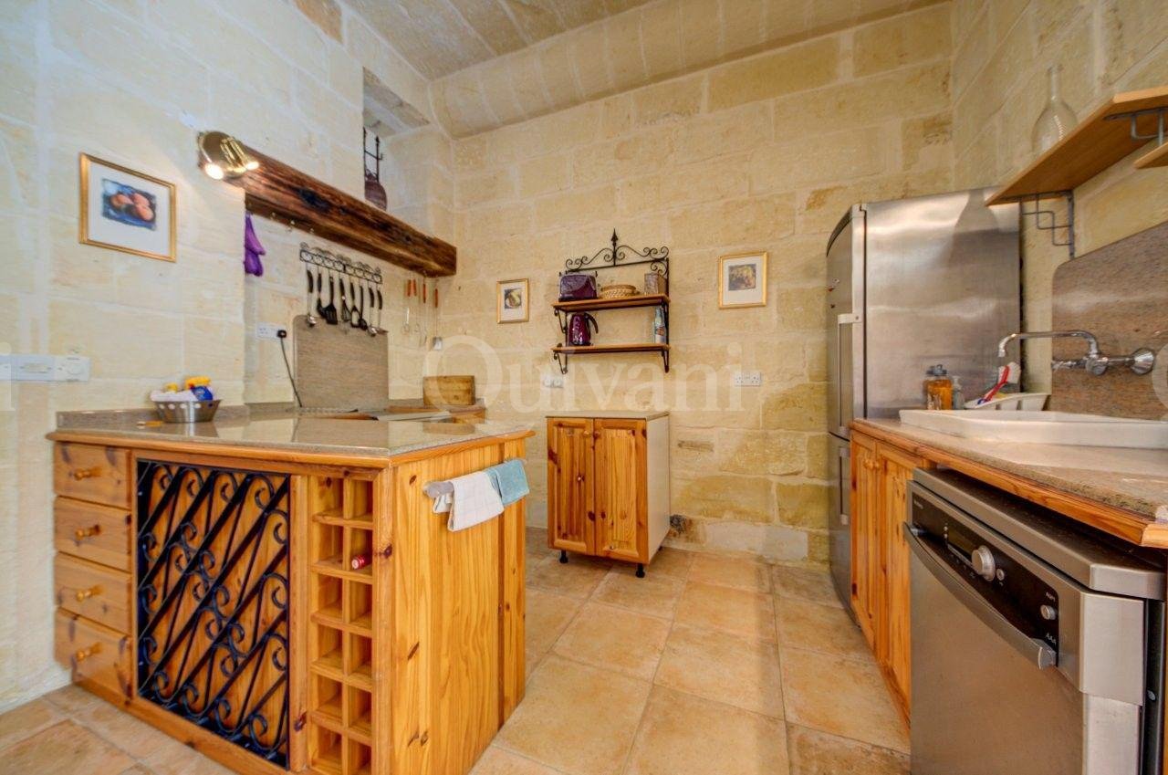 Xaghra, Furnished House of Character