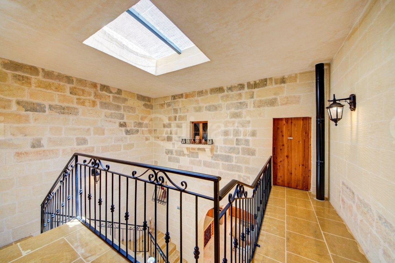 Xaghra, Furnished House of Character