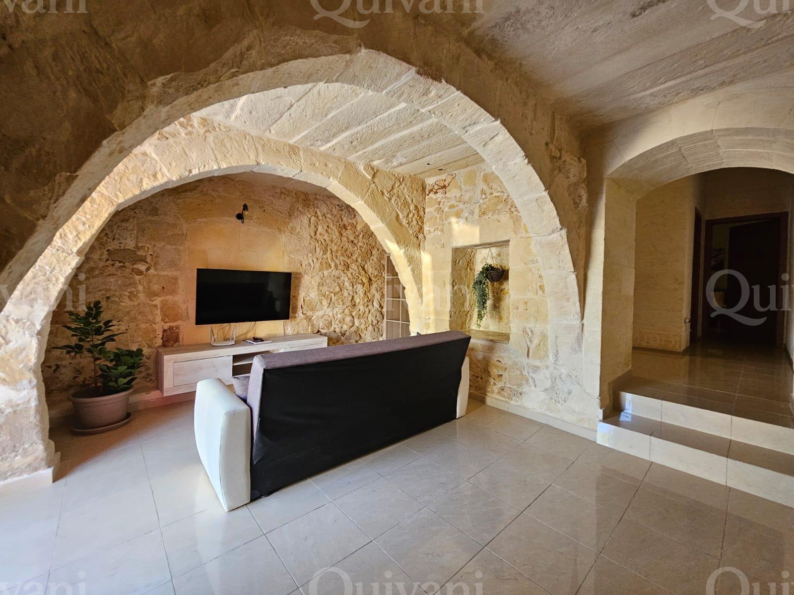 Xagħra, Charming House of Character with Private Pool (UCA)