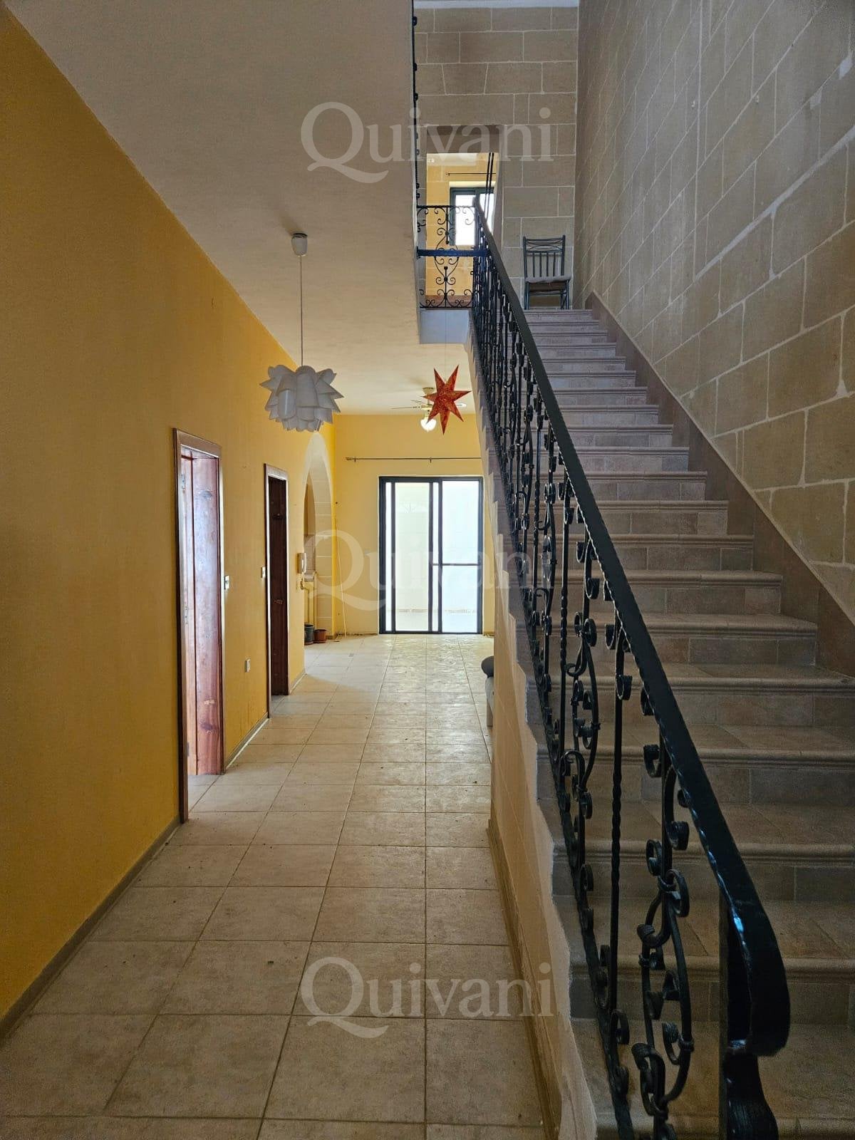 Gharb, Terraced House with Garage, Backyard & Terrace