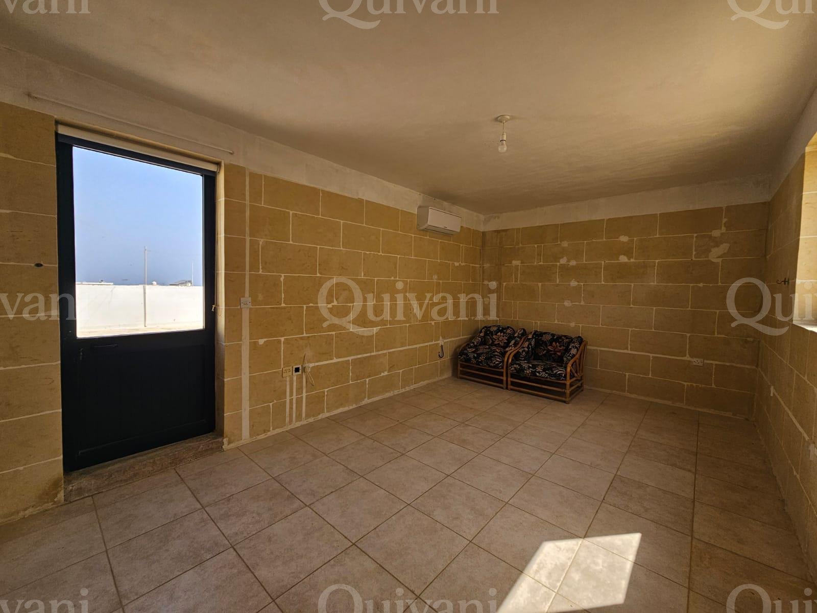 Gharb, Terraced House with Garage, Backyard & Terrace