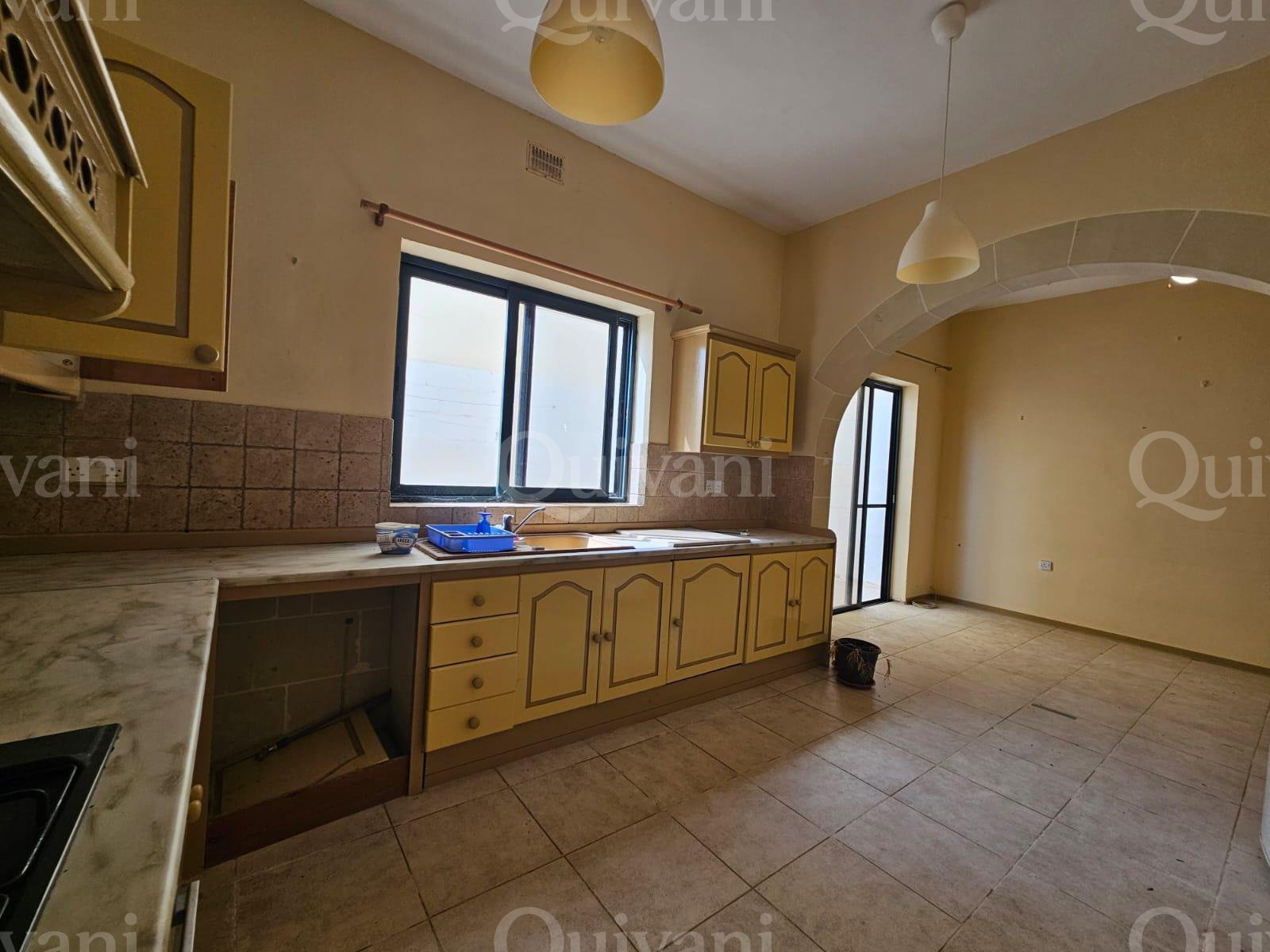 Gharb, Terraced House with Garage, Backyard & Terrace