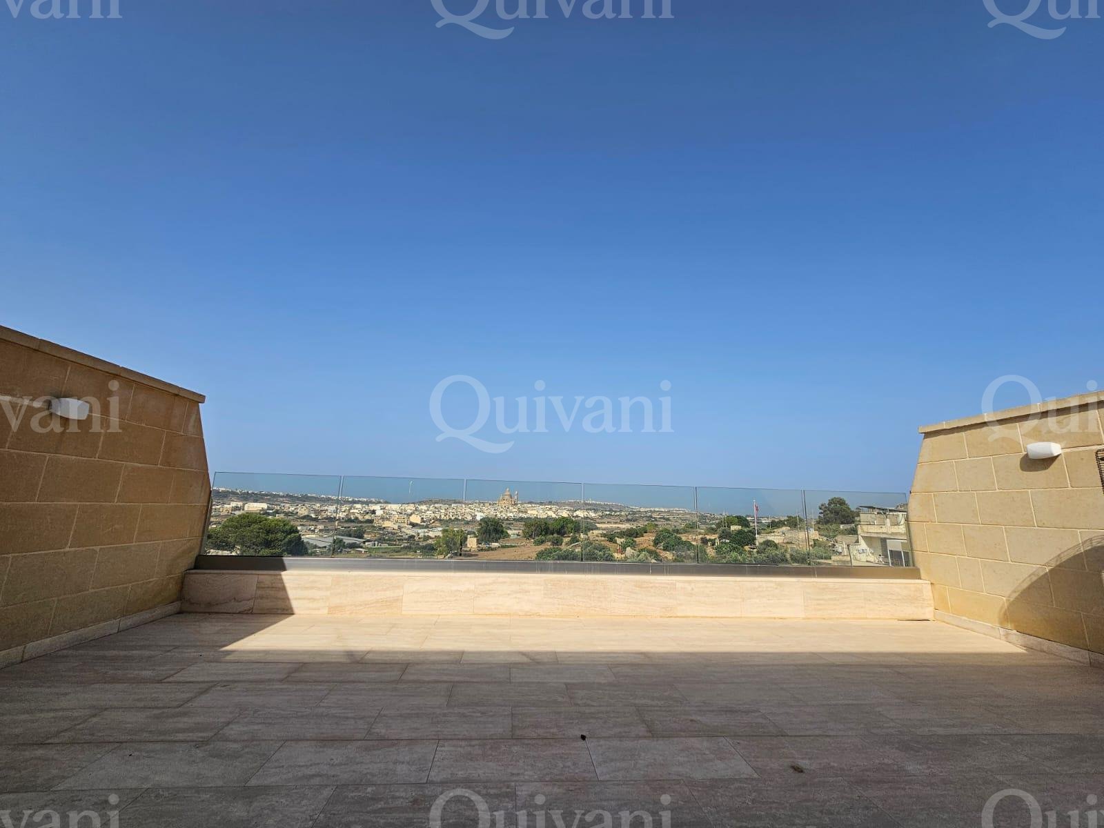 Sannat, Modern 3-Bedroom Penthouse with Panoramic Views, Airspace & Pool