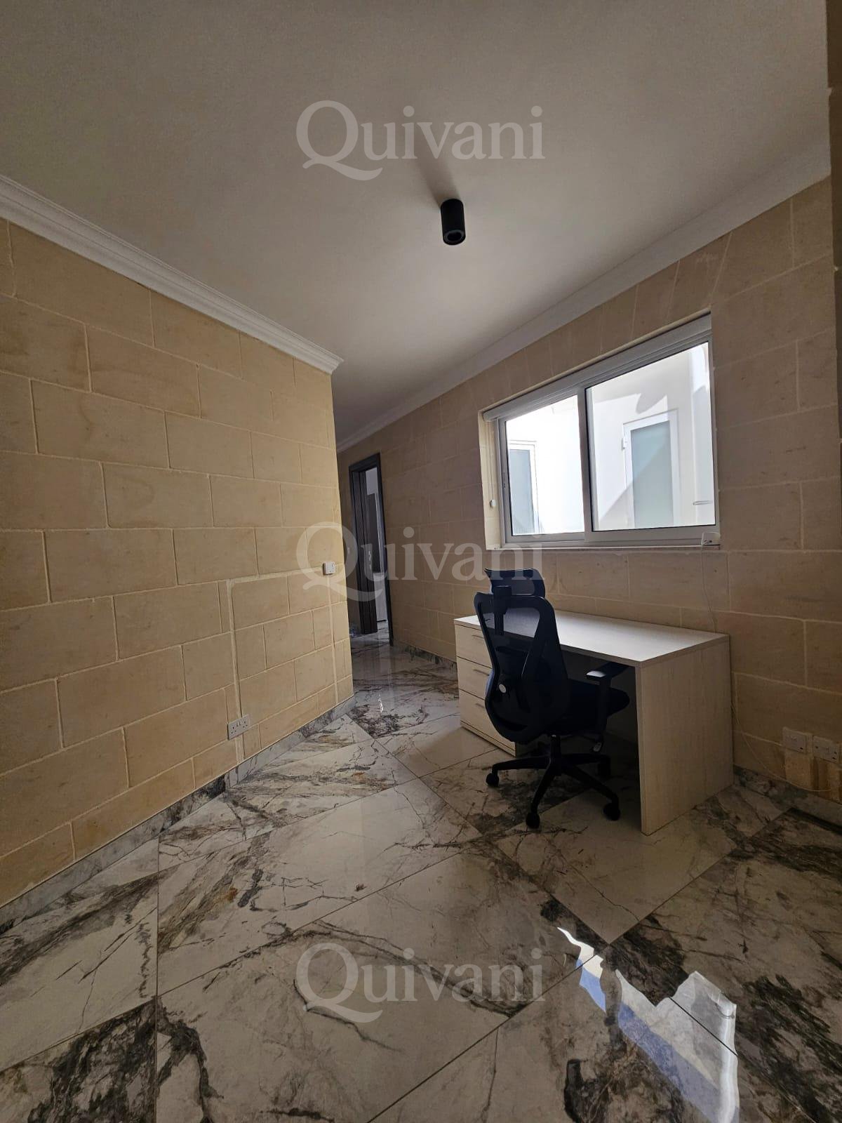 Sannat, Modern 3-Bedroom Penthouse with Panoramic Views, Airspace & Pool
