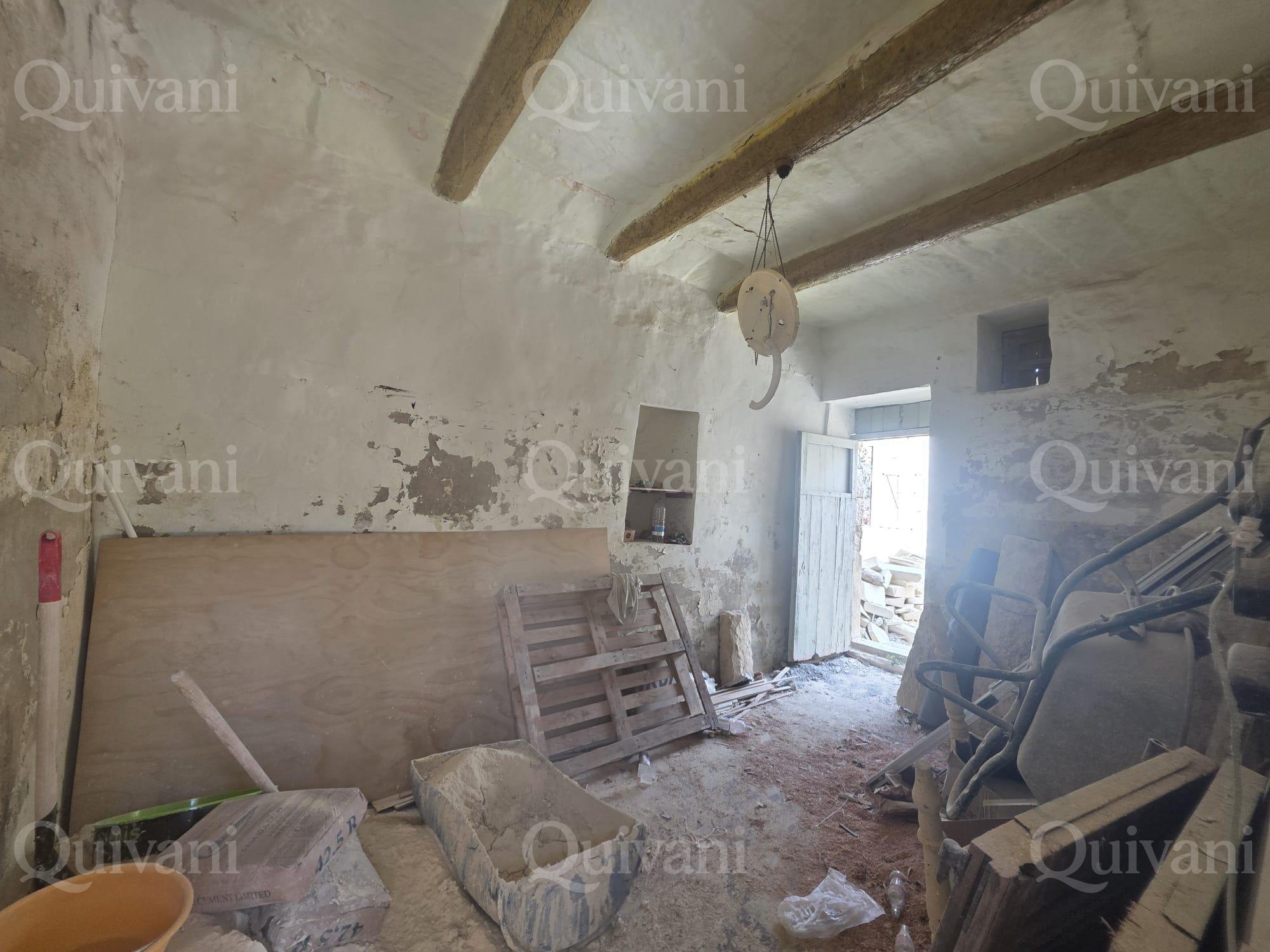 Qala, 4-Bedroom House with Pool & Garden UCA
