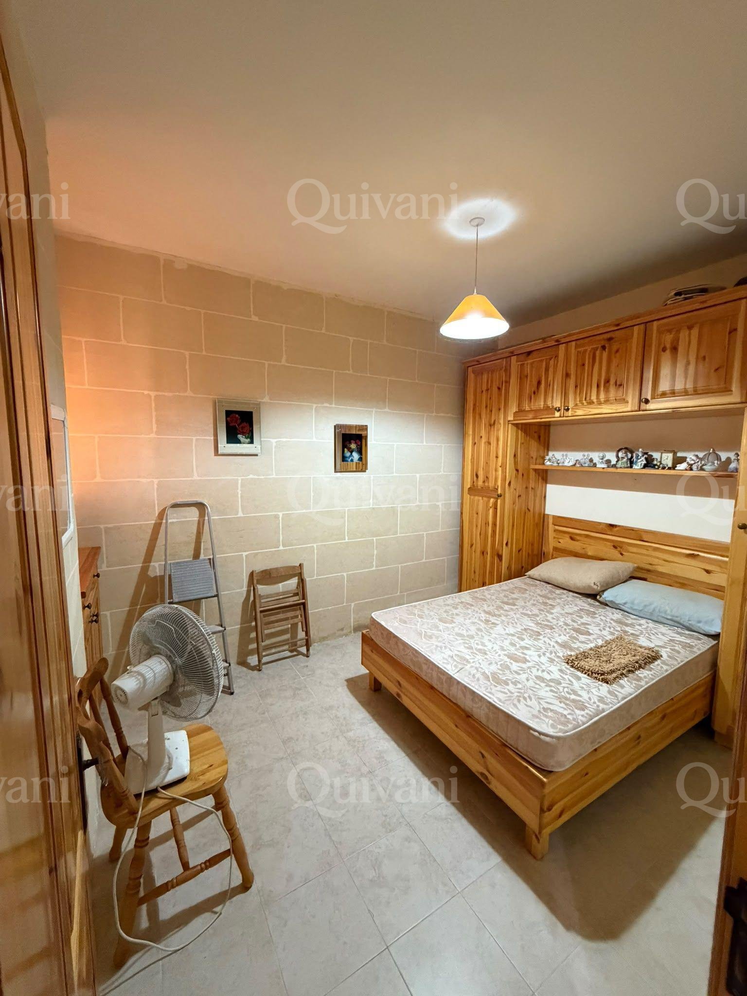 Qala, Furnished Apartment and Garage