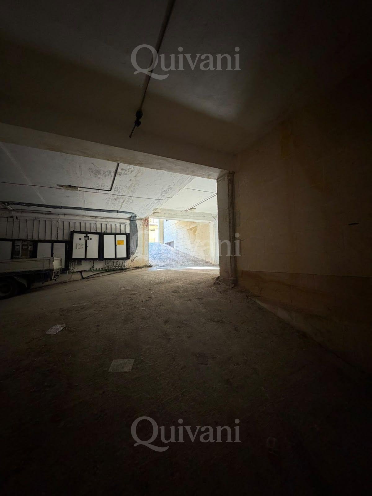 Qala, Furnished Apartment and Garage