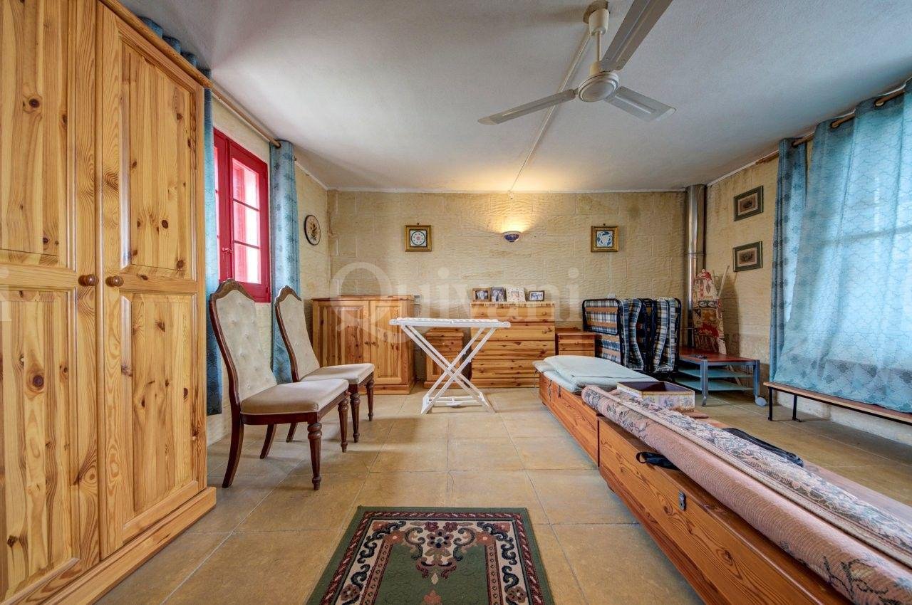 Sannat, Converted Farmhouse