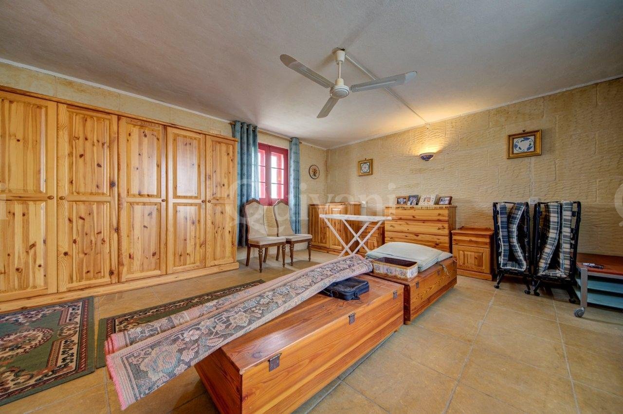 Sannat, Converted Farmhouse