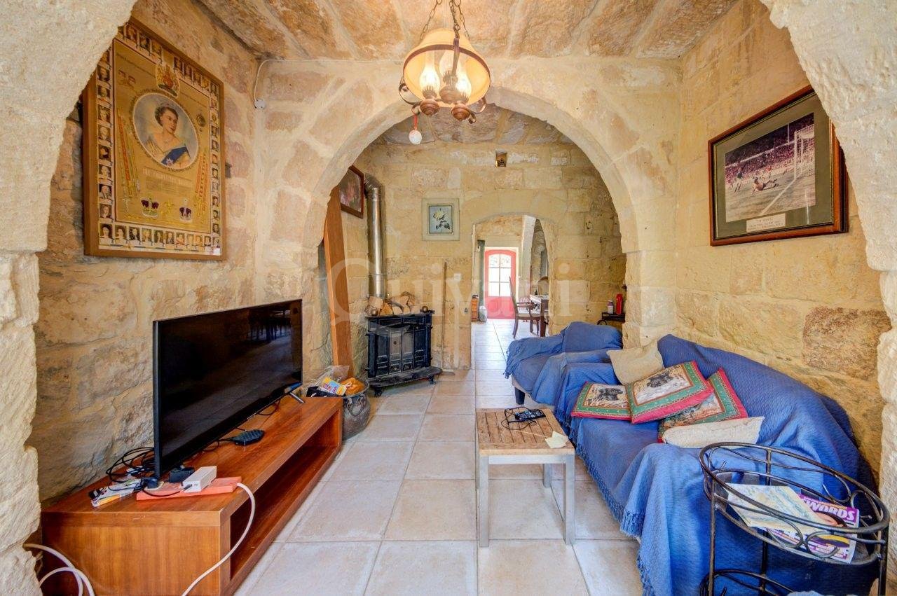 Sannat, Converted Farmhouse