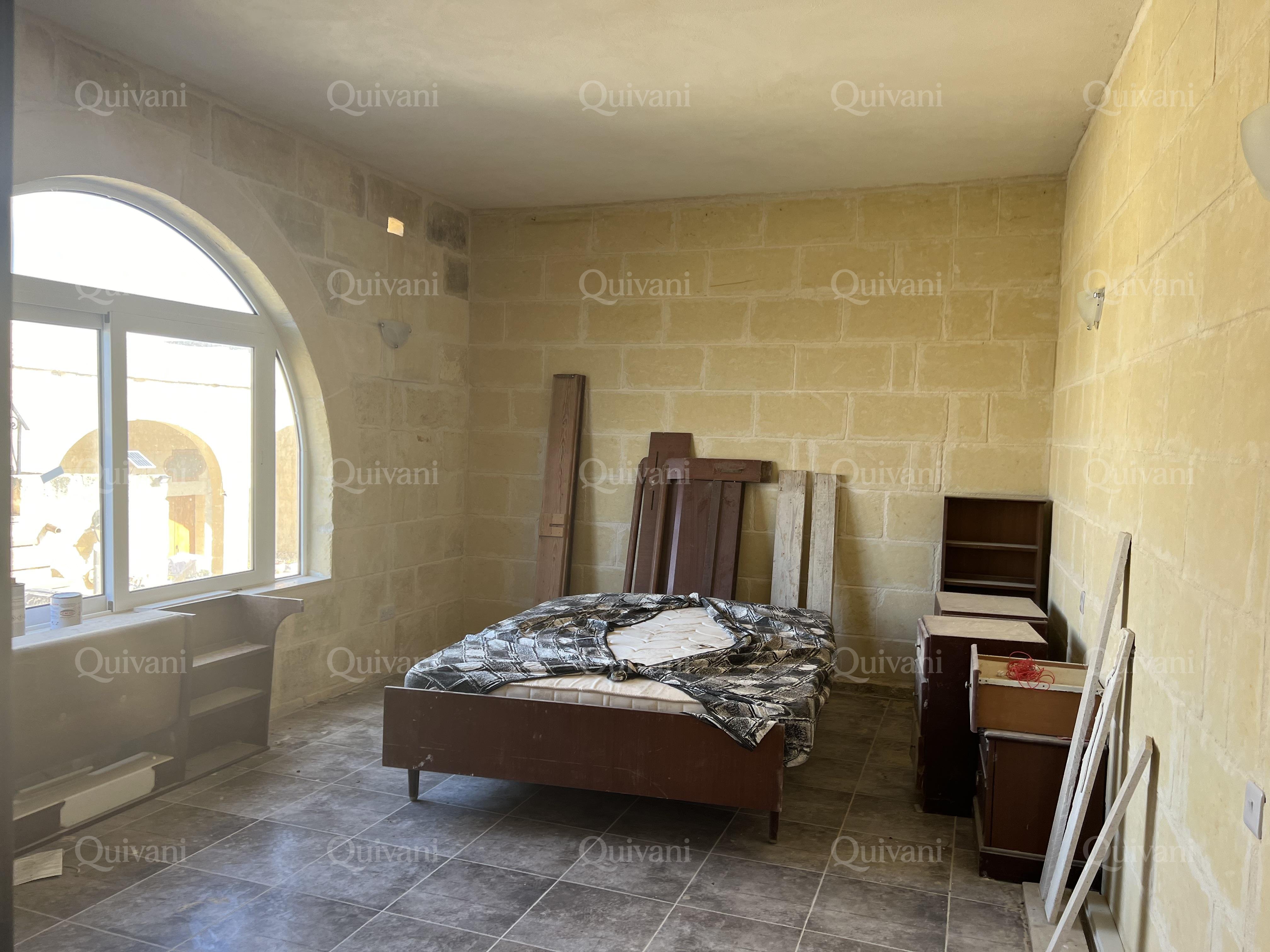 Munxar, Converted Farmhouse